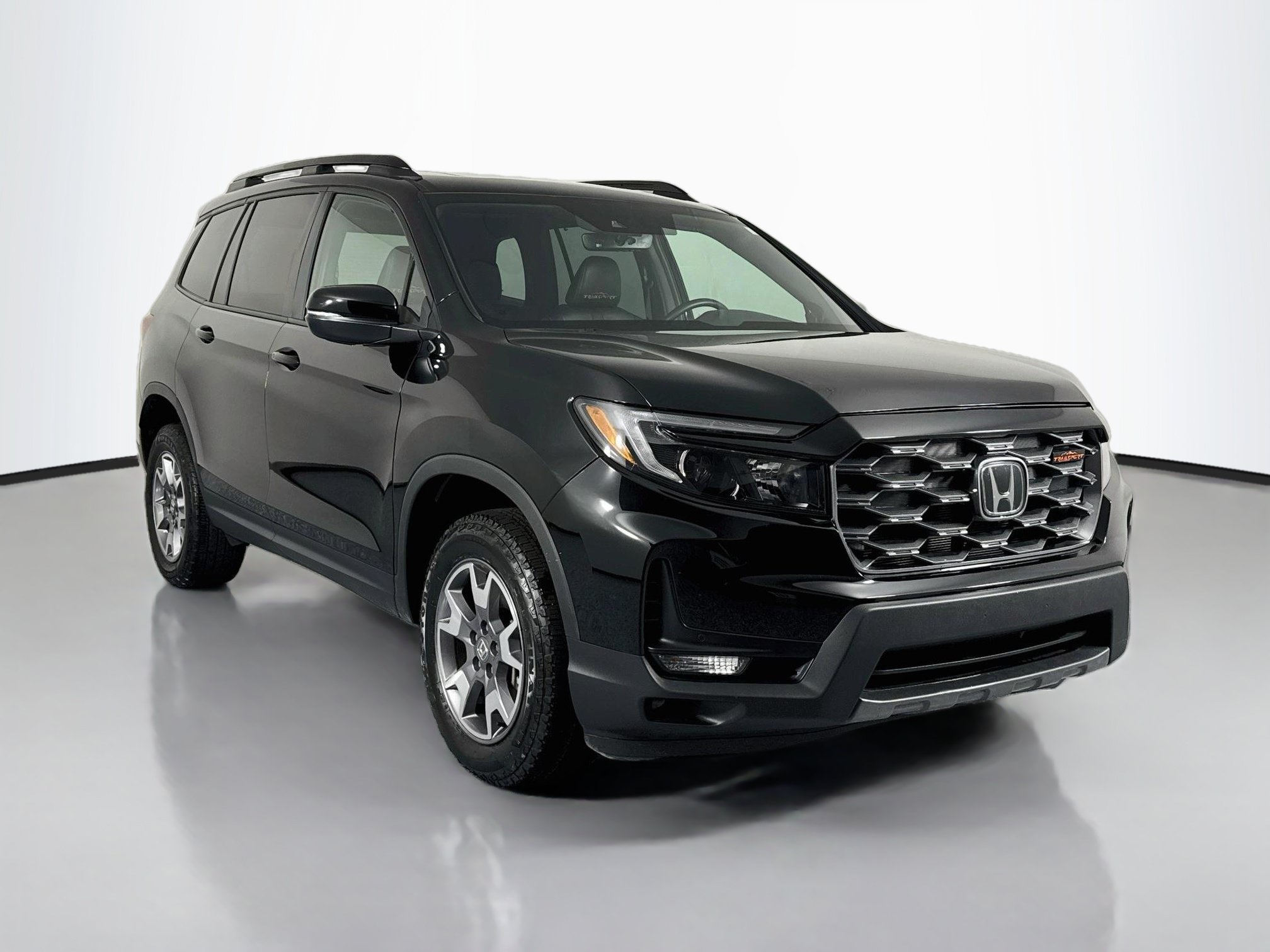 Certified 2022 Honda Passport TrailSport image 3