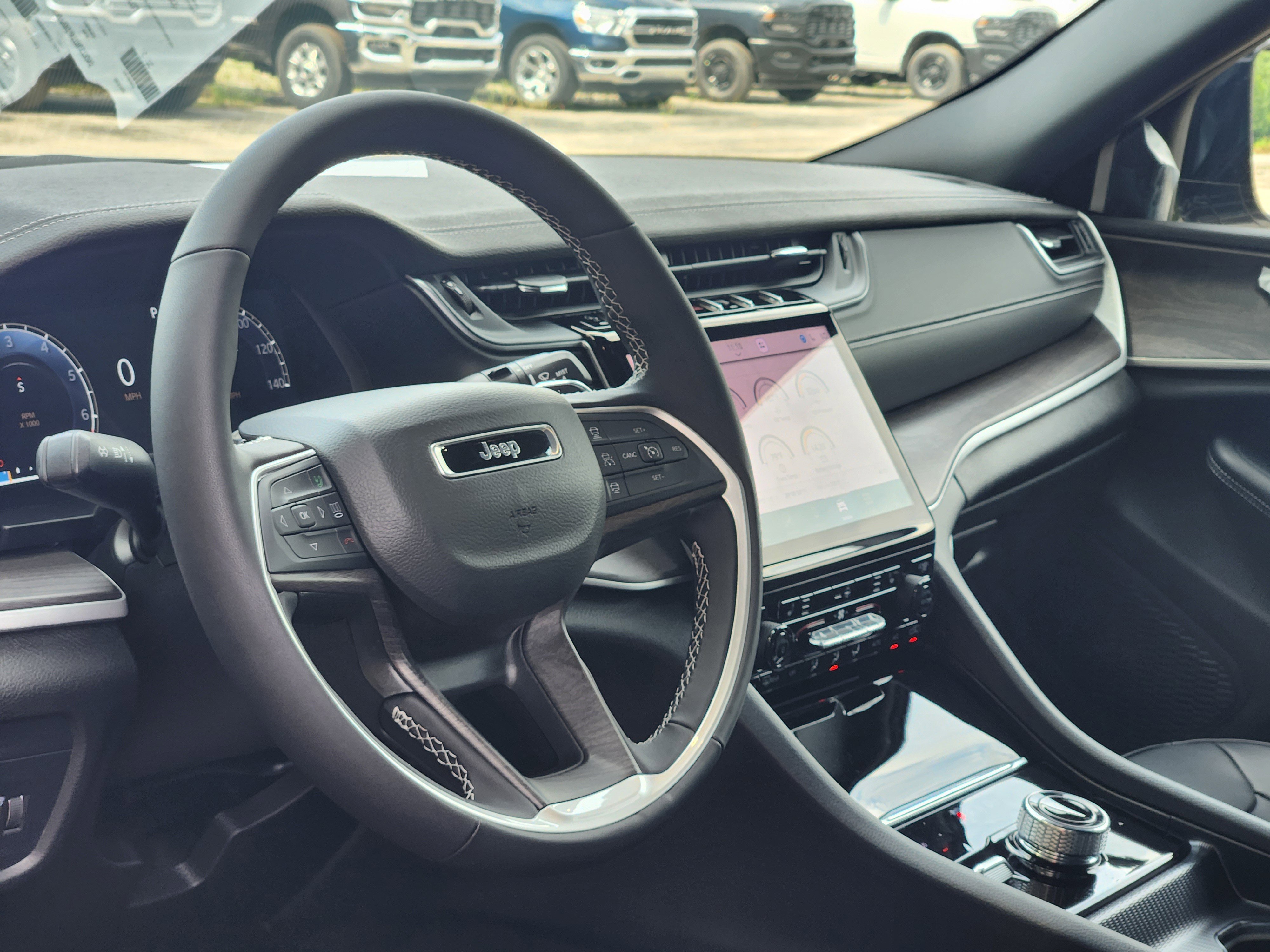 New 2025 Jeep Grand Cherokee Limited image 22