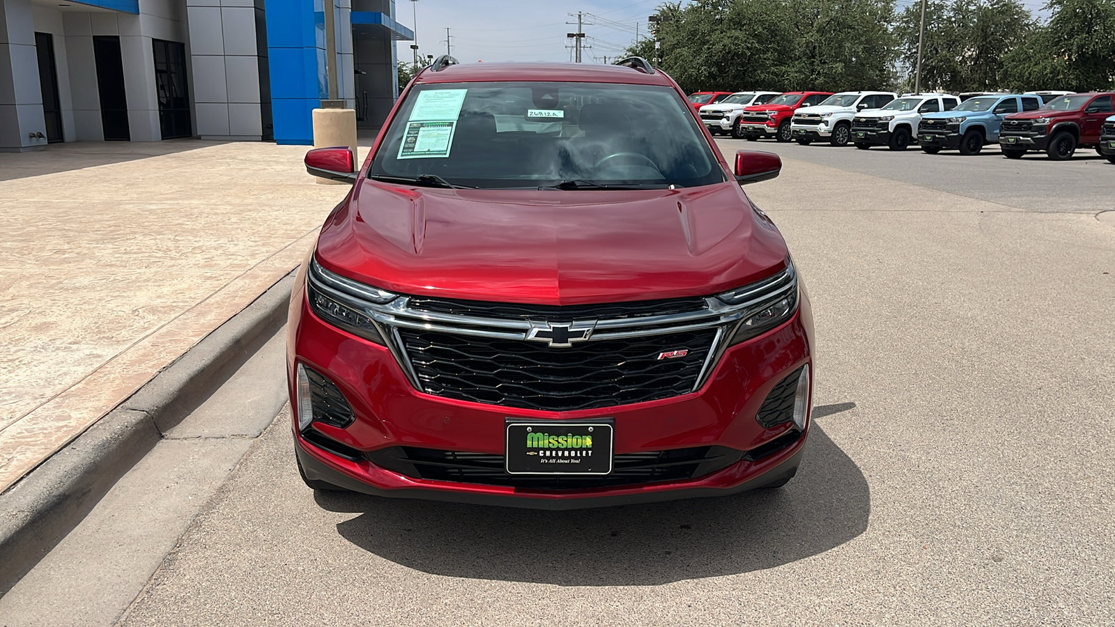 Used 2022 Chevrolet Equinox RS FWD image 2