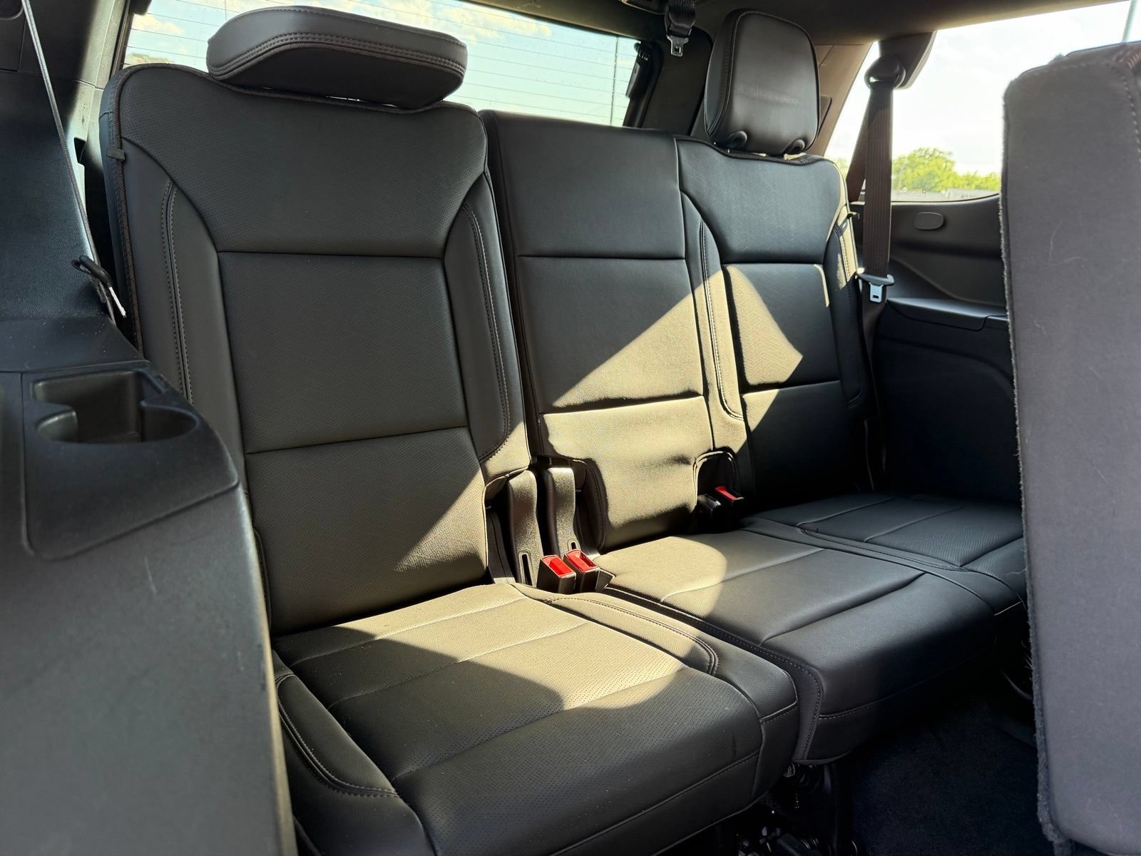 Used 2021 Chevrolet Tahoe High Country w/ Premium Package RWD image 17