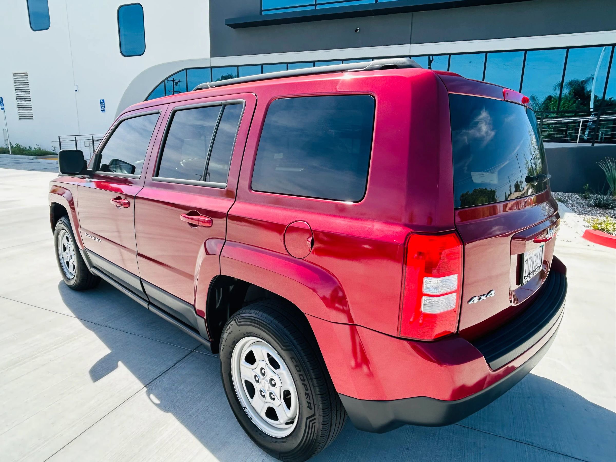 Used 2016 Jeep Patriot Sport w/ Power Value Group AWD/4WD image 11