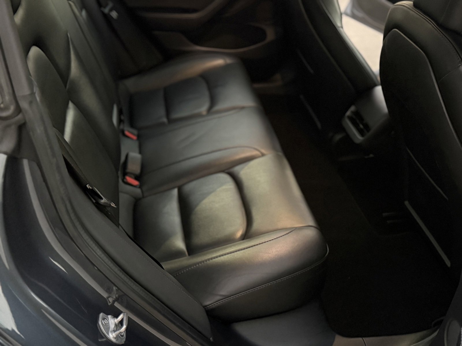 Used 2022 Tesla Model 3 Long Range image 33