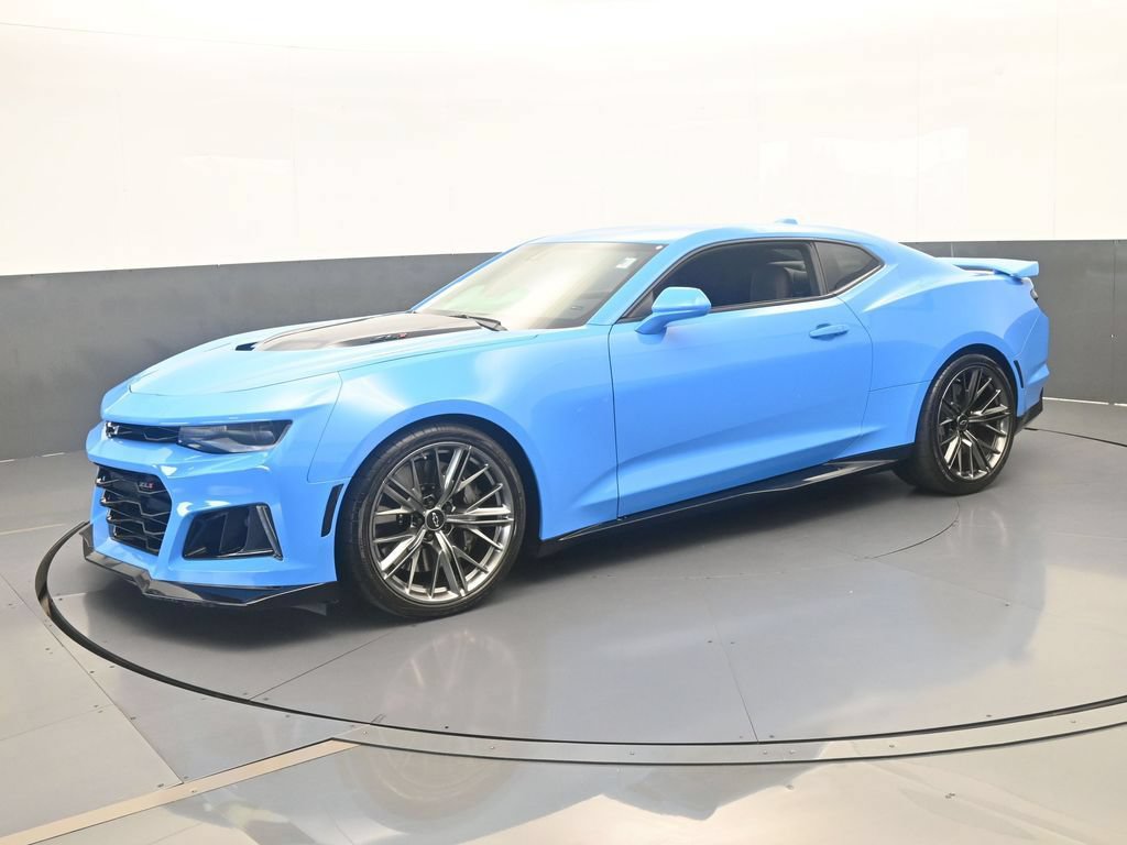 Used 2023 Chevrolet Camaro ZL1 RWD image 2