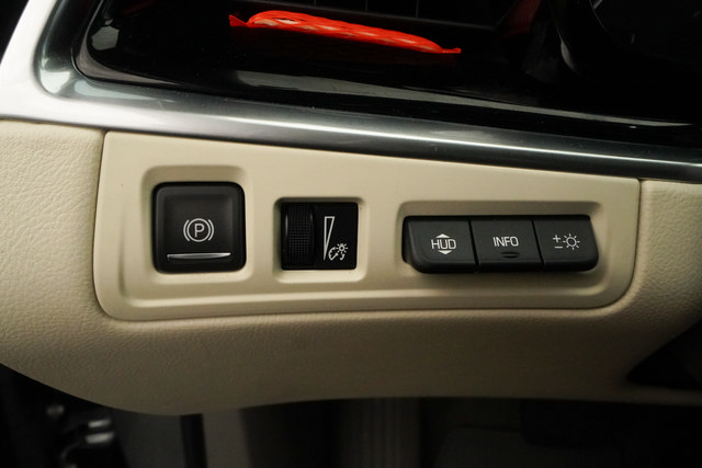 Used 2024 Cadillac XT6 Premium Luxury w/ Technology Package FWD image 23