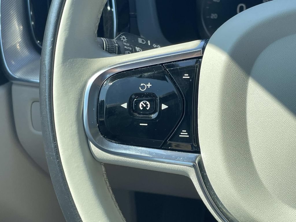 Used 2019 Volvo XC60 T5 Inscription w/ Protection Package Premier FWD image 27