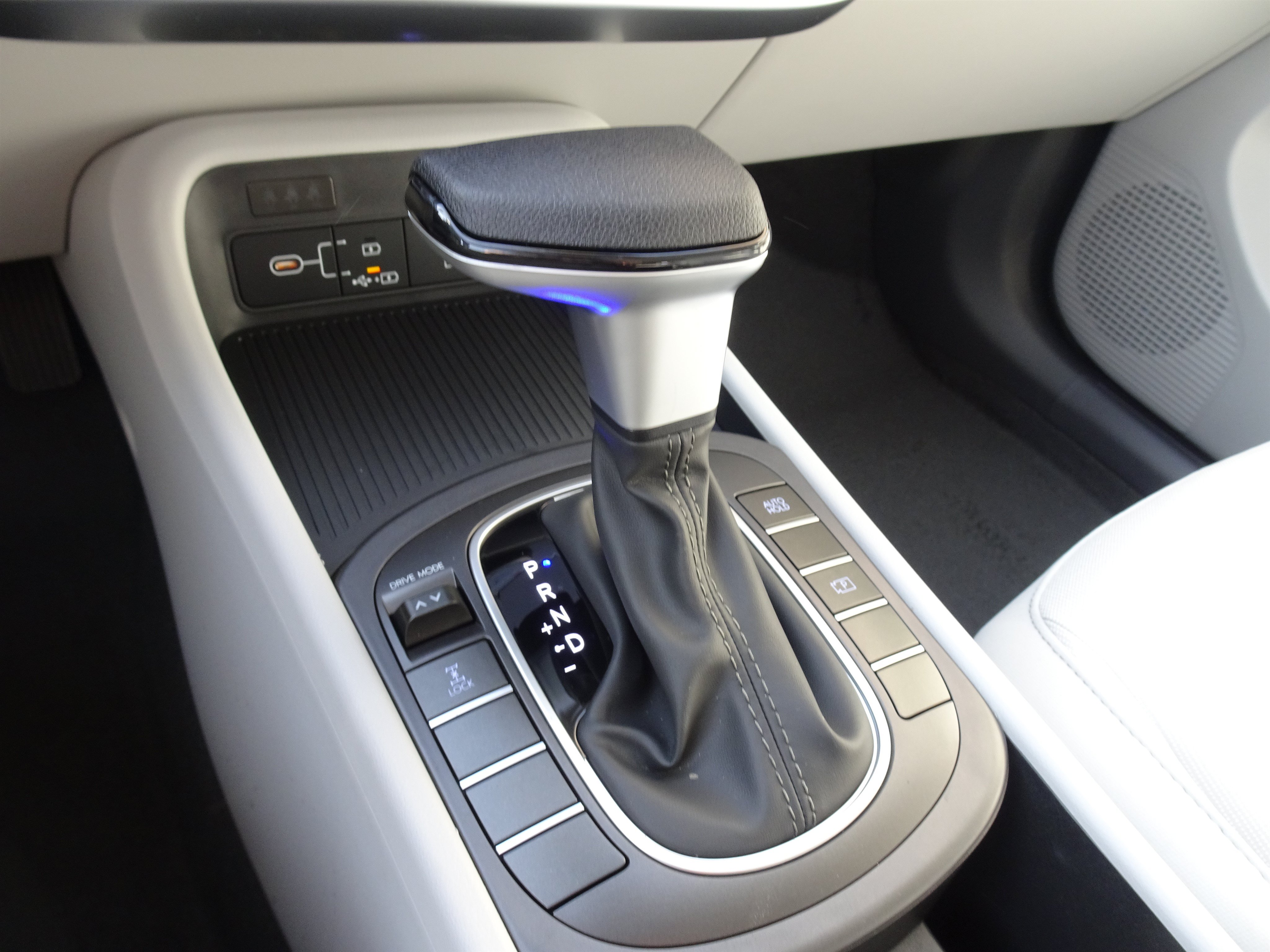 New 2026 Hyundai Kona SE AWD/4WD image 16