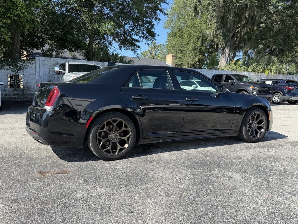 Used 2017 Chrysler 300 S RWD image 5
