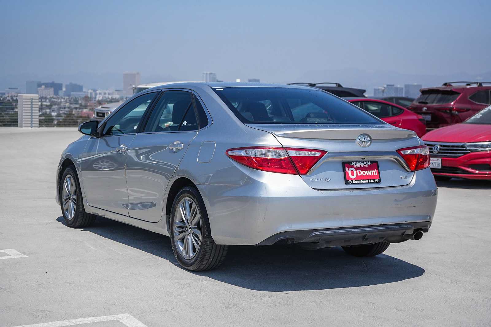 Used 2015 Toyota Camry SE FWD image 5