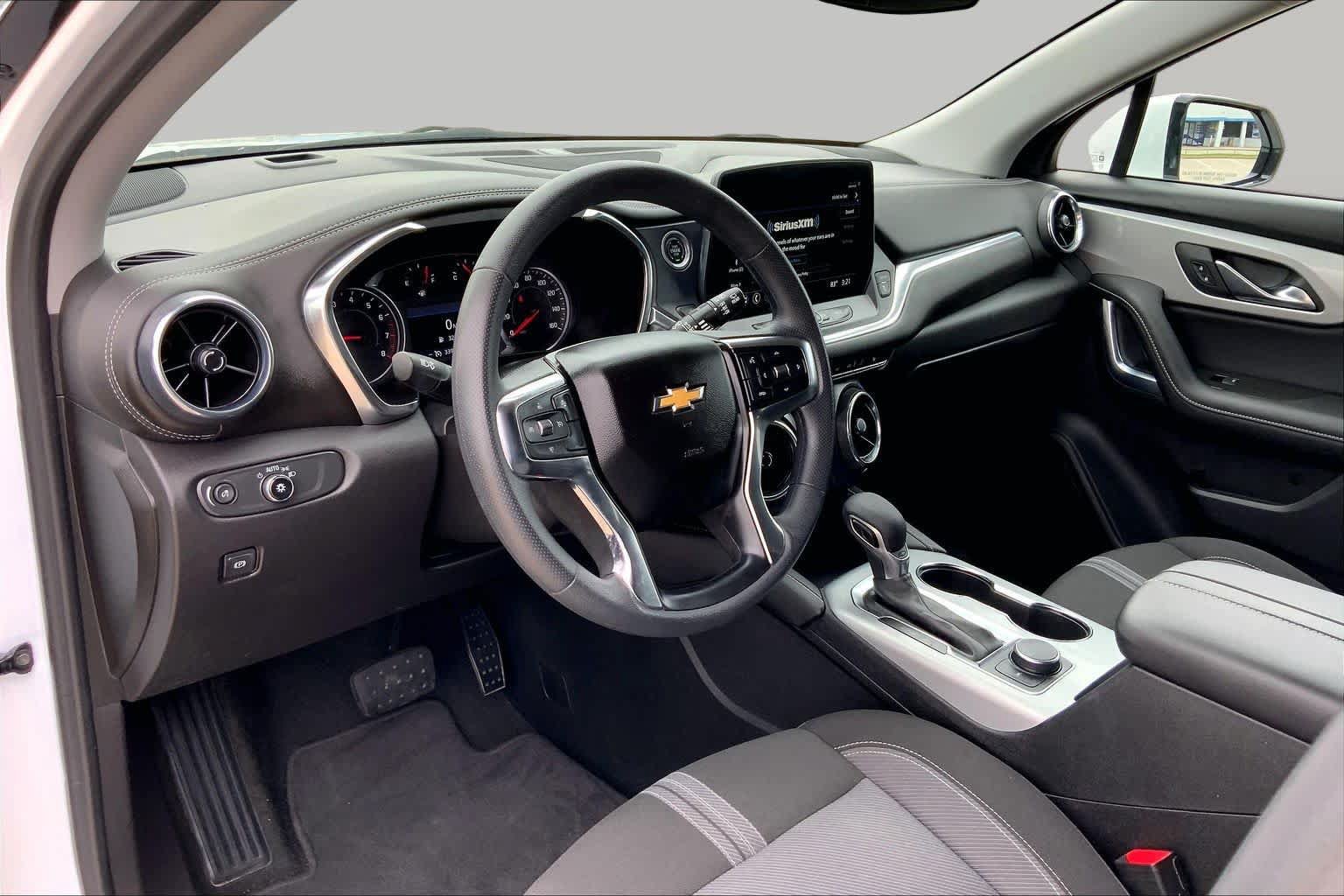 Certified 2025 Chevrolet Blazer LT FWD image 17
