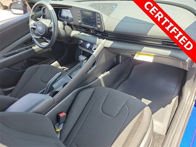 Used 2025 Hyundai Elantra Sport image 13