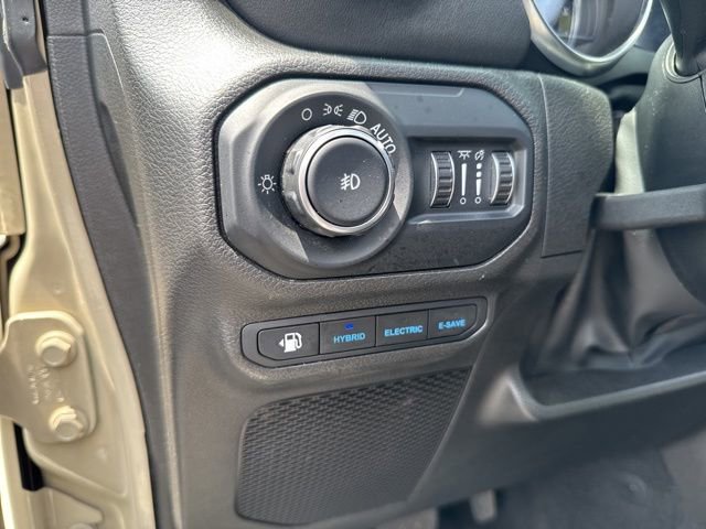 Used 2022 Jeep Wrangler Unlimited Sahara w/ Cold Weather Group image 15