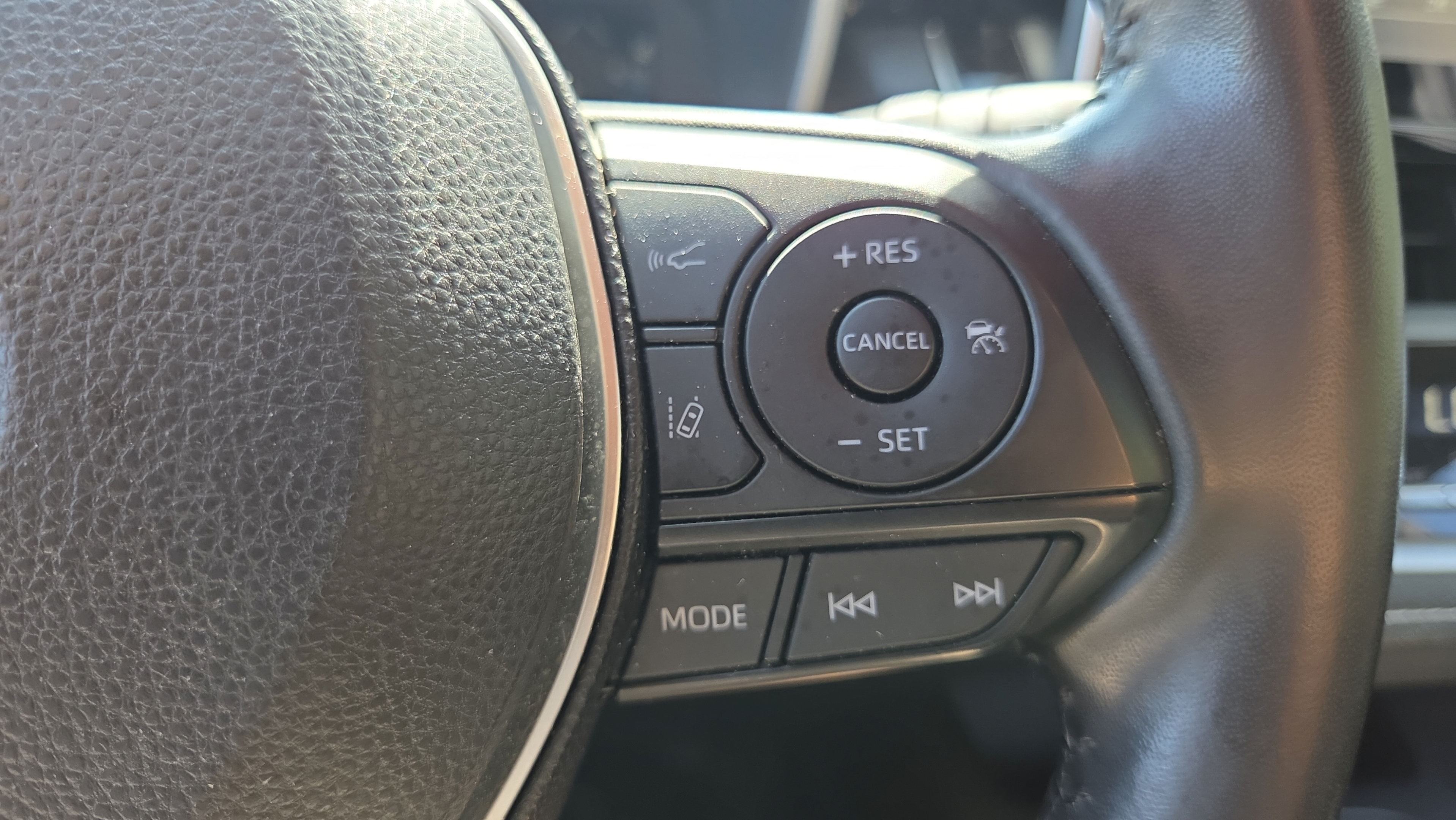 Used 2019 Toyota Corolla SE w/ SE Option Package FWD image 25