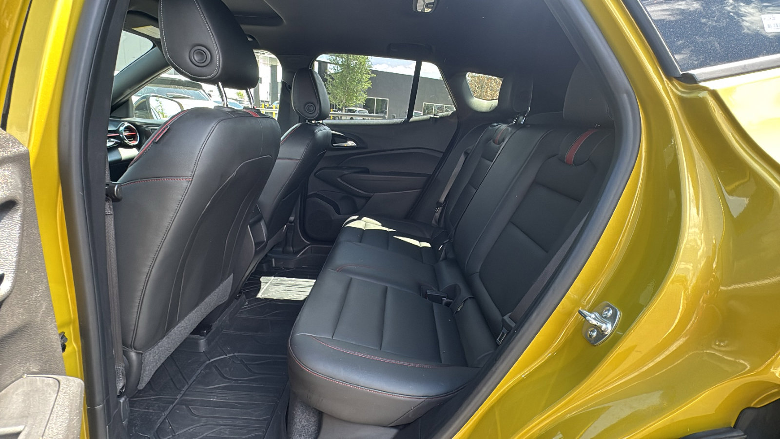 Used 2024 Chevrolet Trax RS w/ Sunroof Package image 15