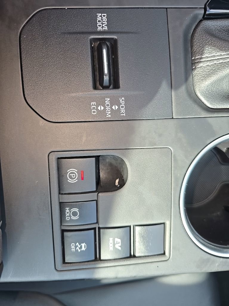 Used 2024 Toyota Highlander XLE image 14