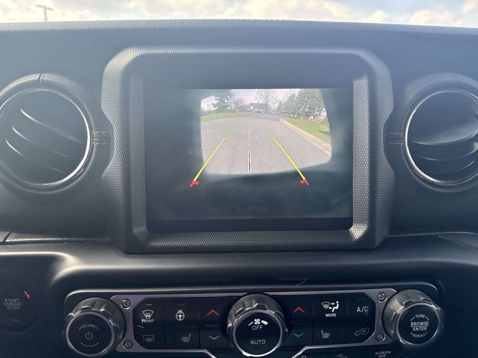 Used 2022 Jeep Wrangler Unlimited Sahara image 17