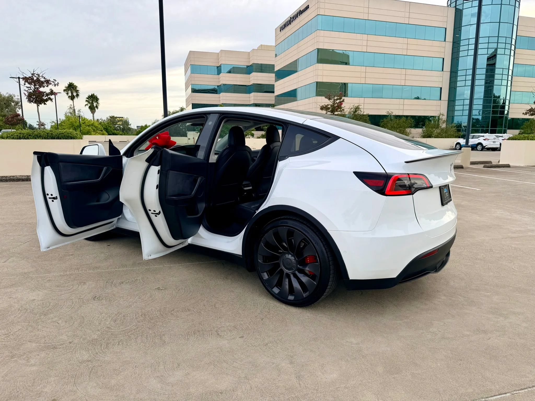 Used 2022 Tesla Model Y Performance AWD/4WD image 41