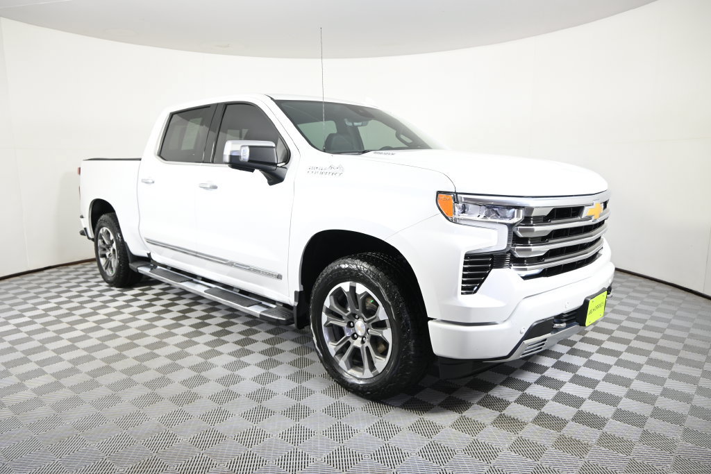 Used 2024 Chevrolet Silverado 1500 High Country w/ Technology Package AWD/4WD image 10