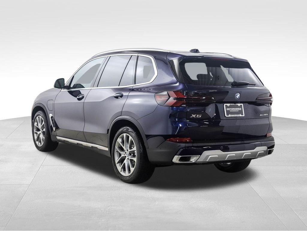 New 2026 BMW X5 xDrive50e w/ Climate Comfort Package image 3