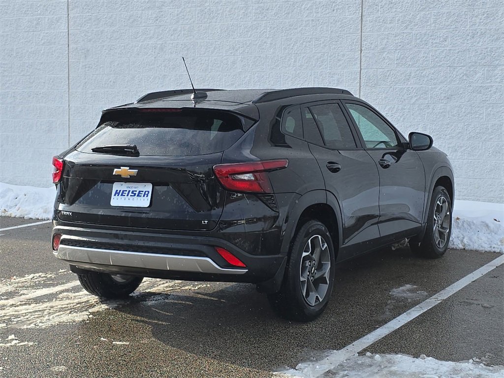 Used 2025 Chevrolet Trax LT w/ Driver Confidence Package image 13