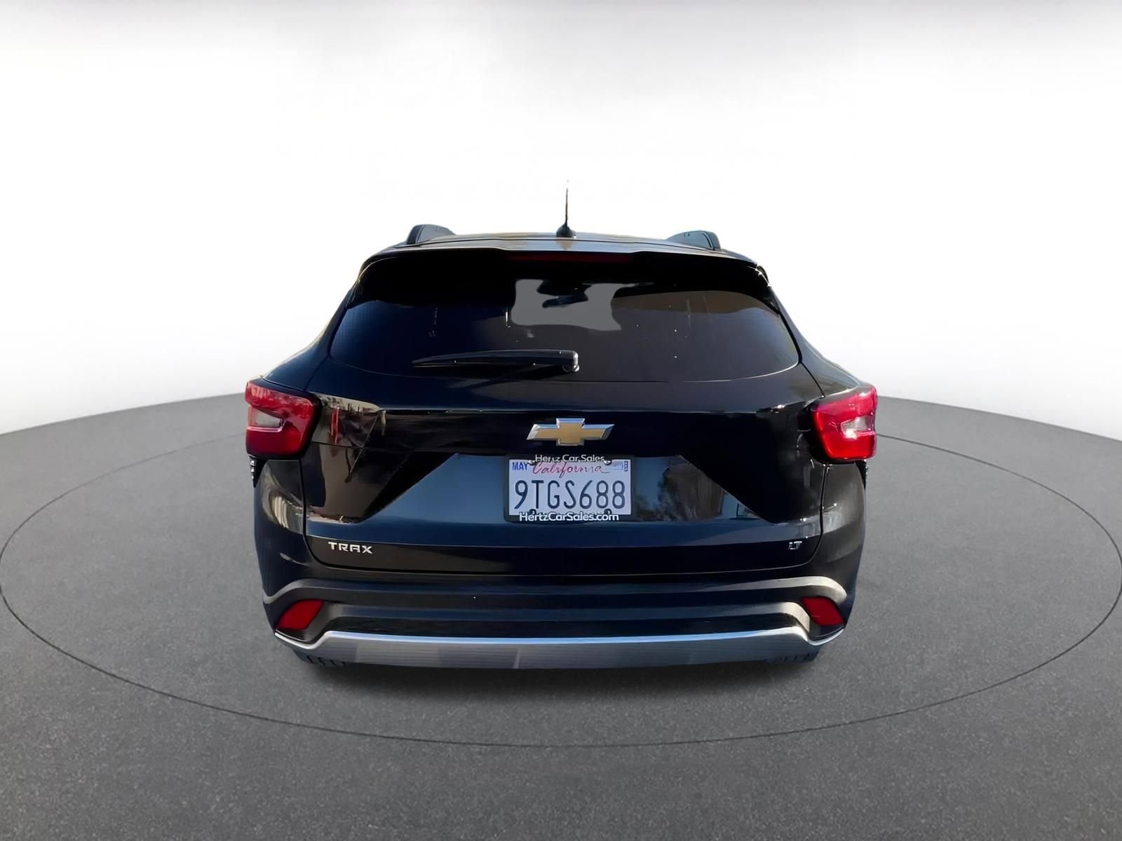 Used 2025 Chevrolet Trax LT w/ LT Convenience Package image 12