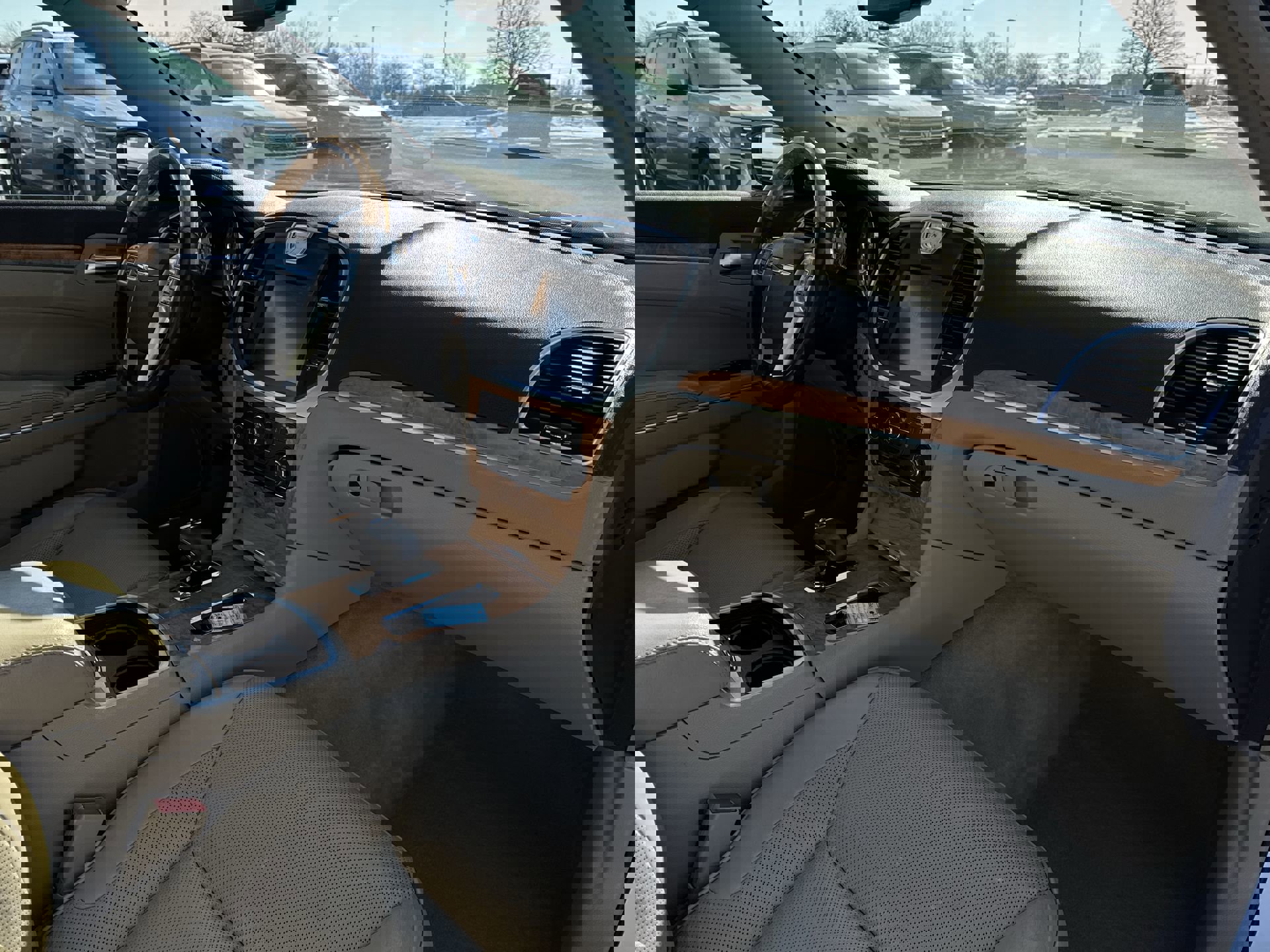 Used 2013 Chrysler 300 C image 28