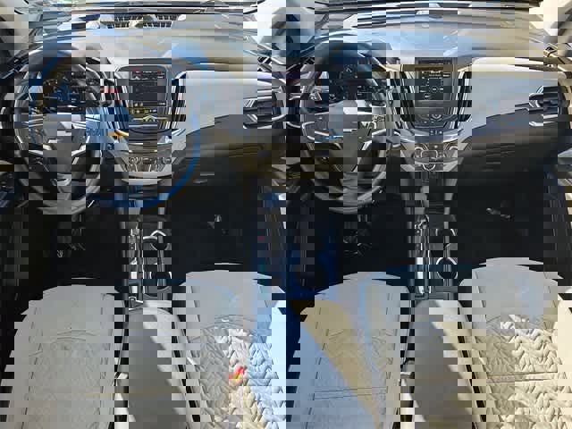 Used 2023 Chevrolet Equinox LS image 10