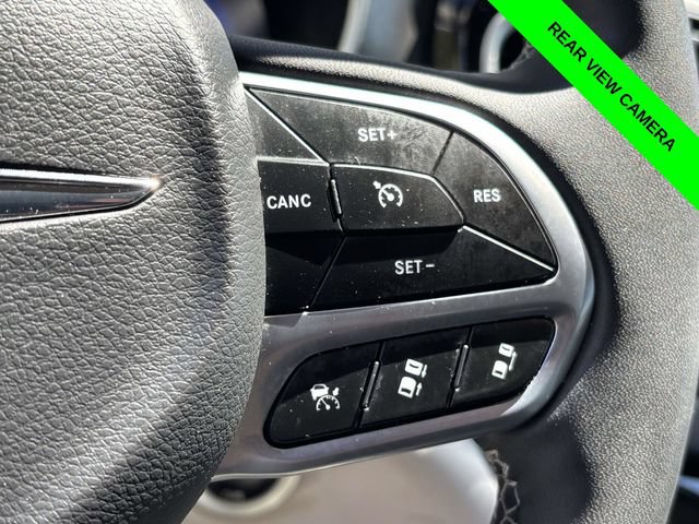 Used 2023 Chrysler Pacifica Touring-L FWD image 14