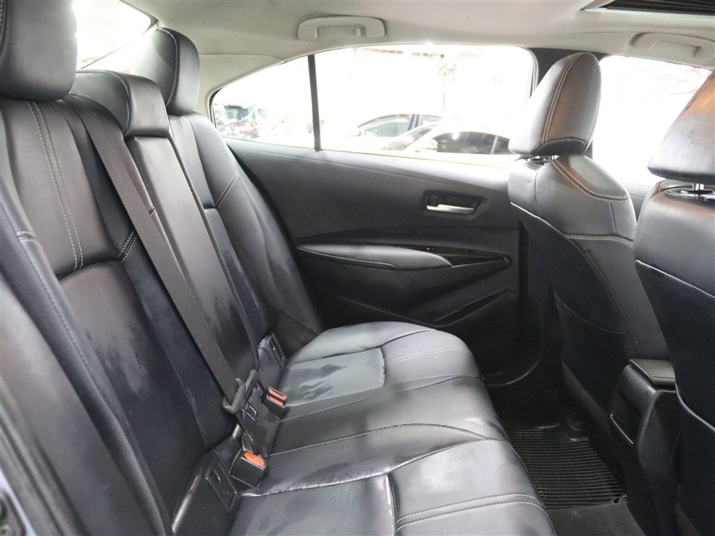 Used 2020 Toyota Corolla XLE FWD image 16