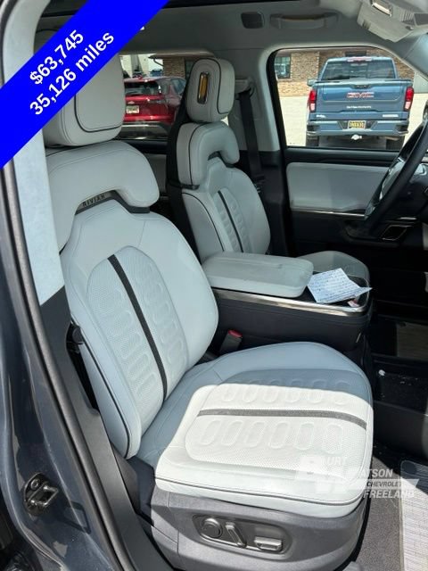 Used 2023 Rivian R1S Adventure AWD/4WD image 33