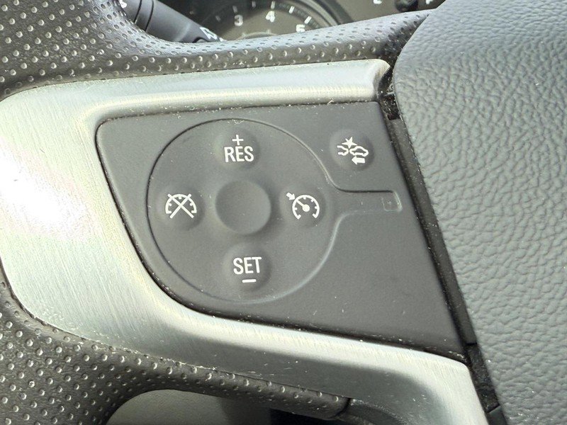 Used 2023 GMC Terrain SLE image 13