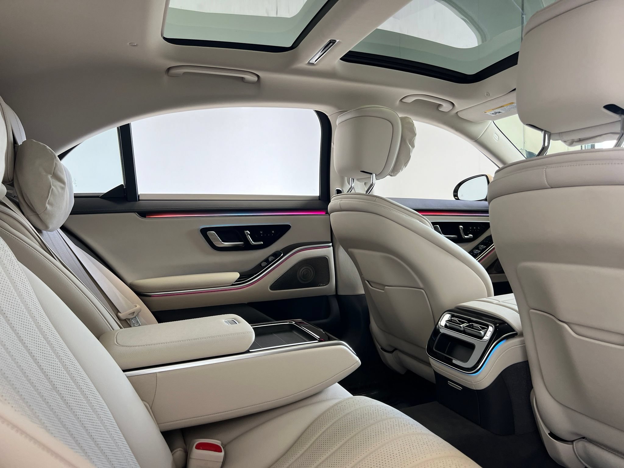 Used 2023 Mercedes-Benz S 500 4MATIC image 23