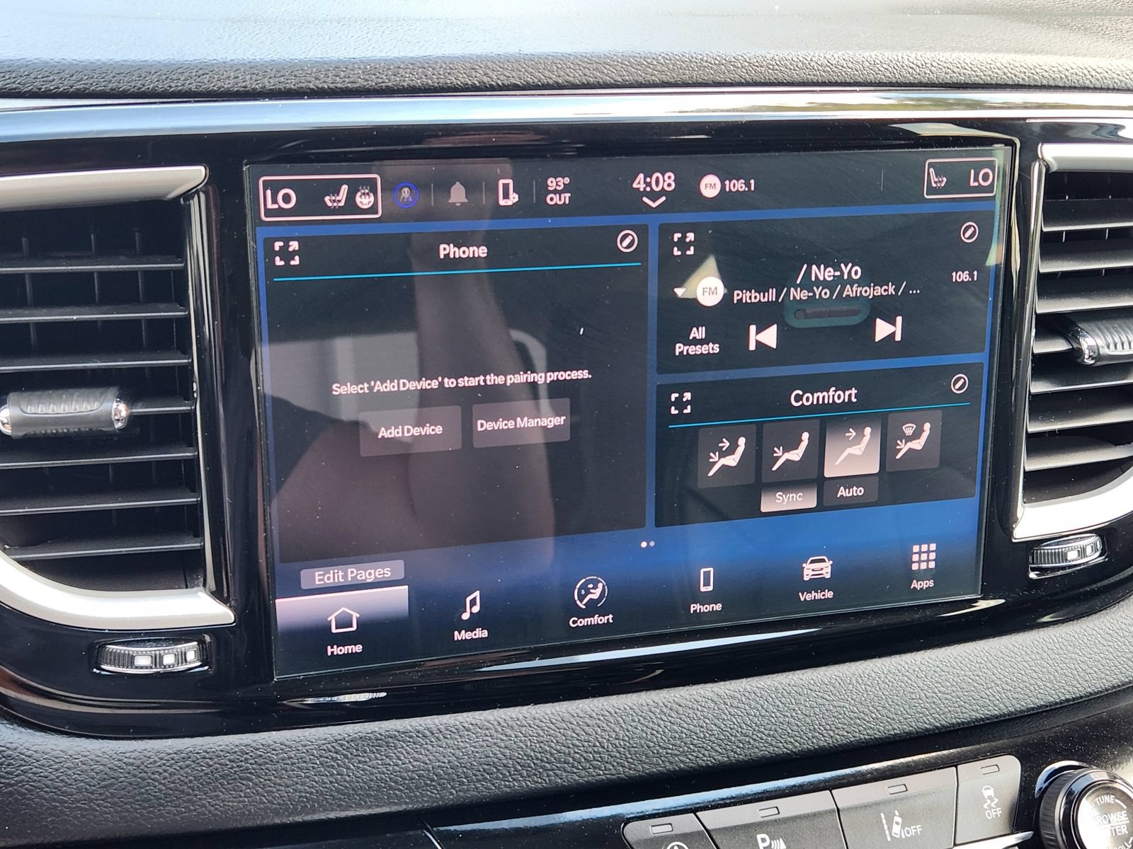 Used 2024 Chrysler Pacifica Touring-L FWD image 18
