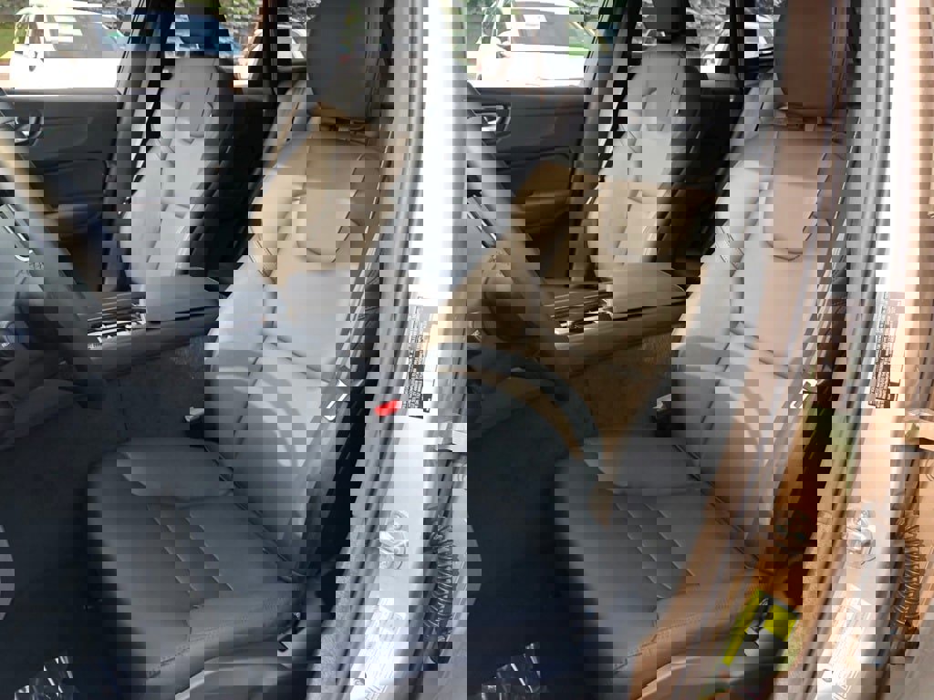 New 2025 Volvo XC60 B5 Core w/ Protection Package Premier image 28