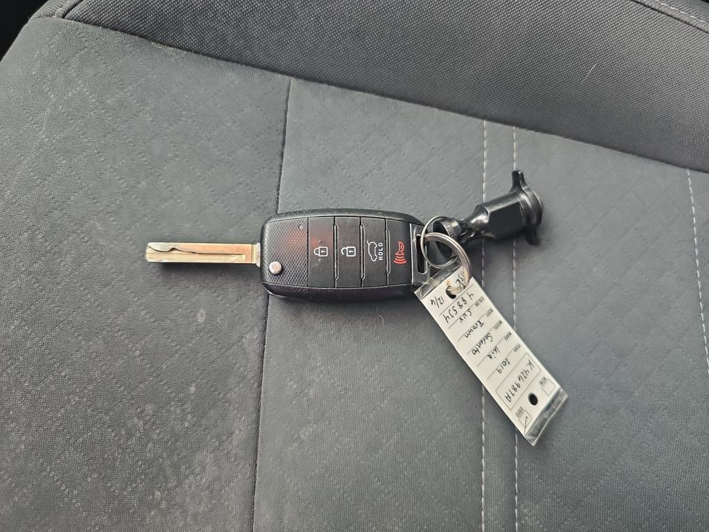 Used 2019 Kia Sorento LX image 35