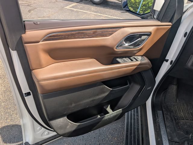 Used 2022 Chevrolet Tahoe High Country w/ Premium Package AWD/4WD image 18