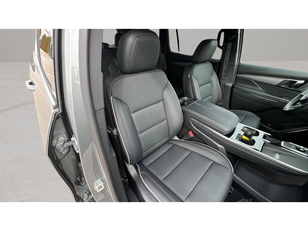 Certified 2025 Buick Enclave Preferred image 32