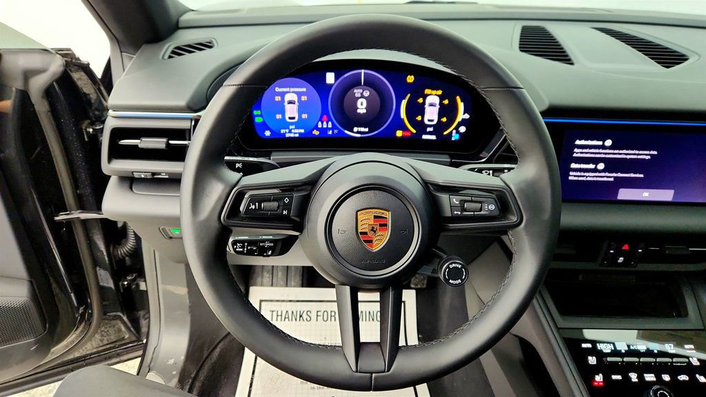Used 2025 Porsche Macan 4 Electric image 12