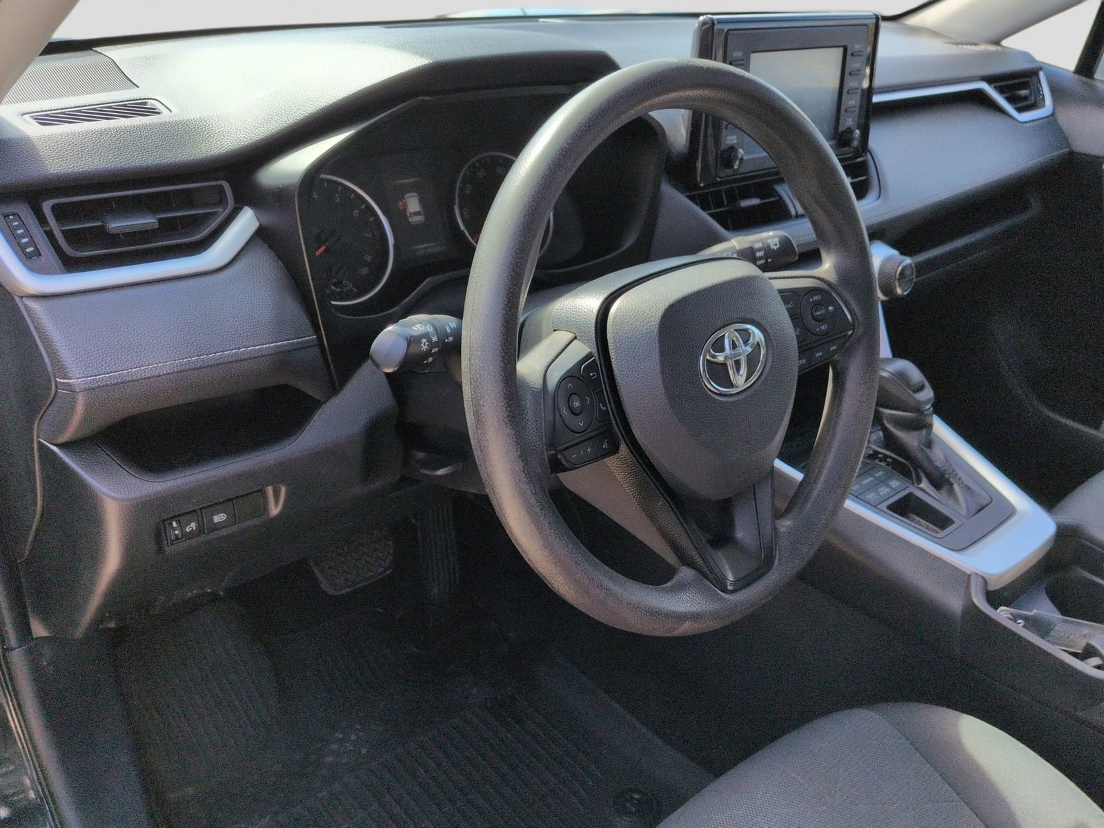 Used 2019 Toyota RAV4 XLE video 2