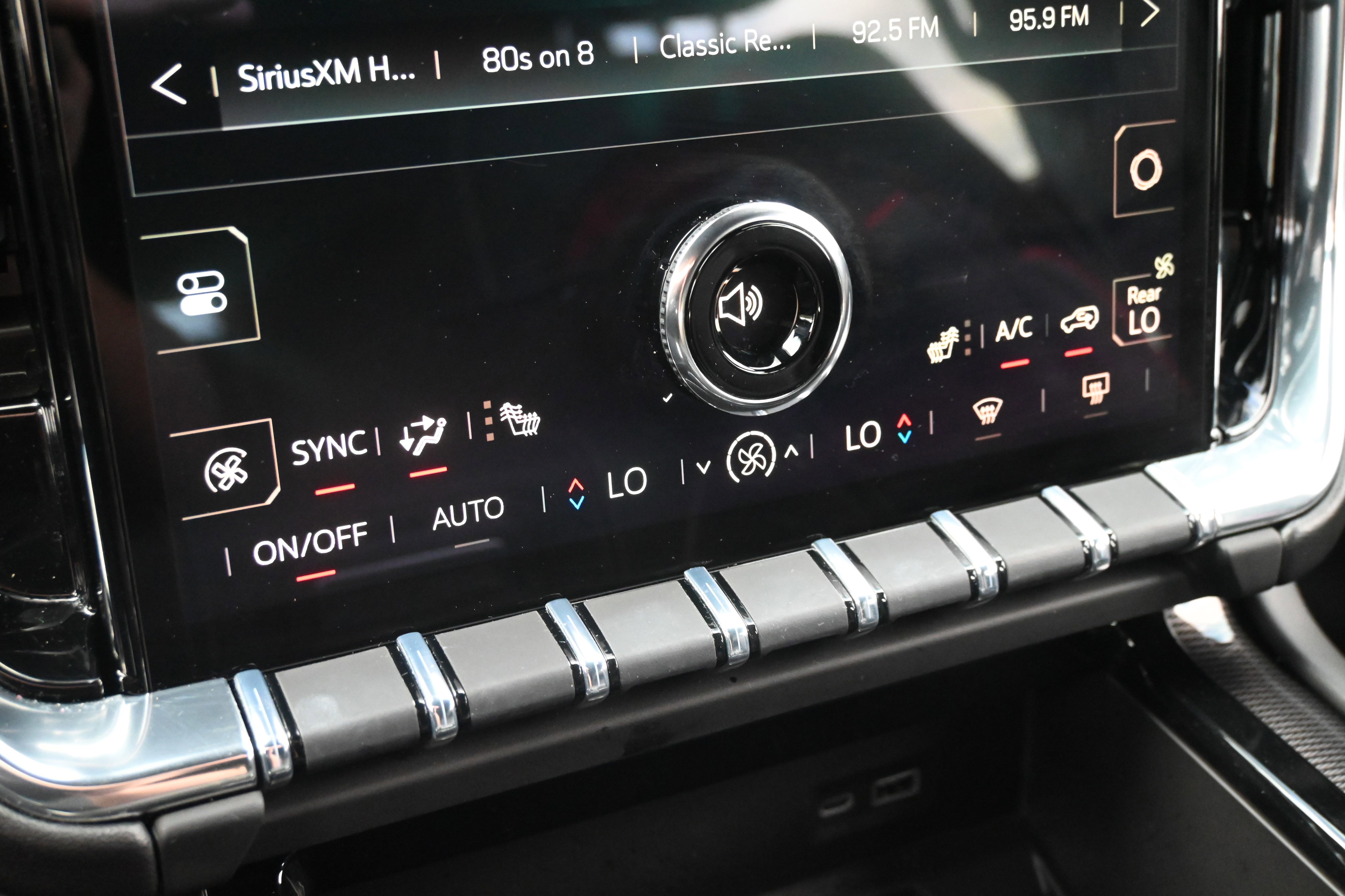 Used 2025 GMC Yukon Elevation w/ LPO, Floor Liner Package image 24