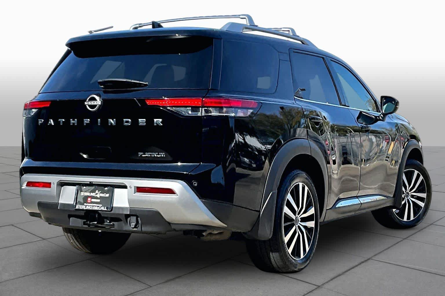 Certified 2024 Nissan Pathfinder Platinum FWD image 11