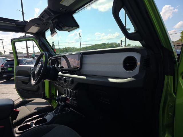Used 2025 Jeep Wrangler Unlimited Sport AWD/4WD image 40