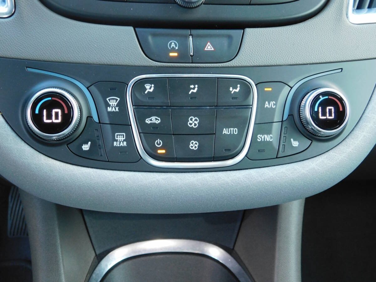 Used 2021 Chevrolet Malibu LT FWD image 13