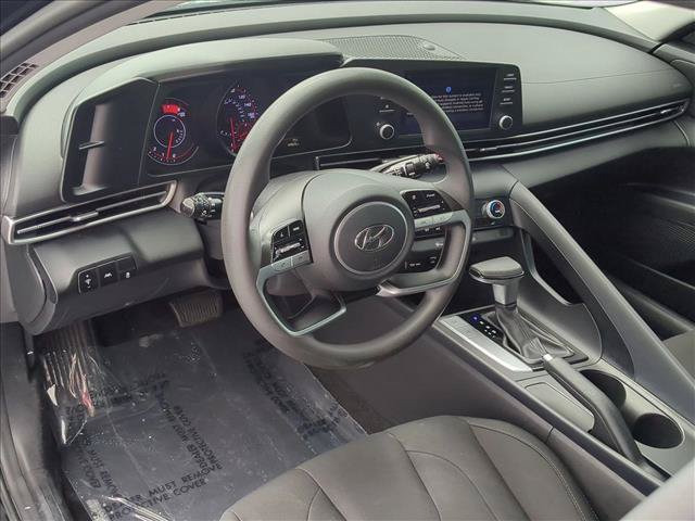 Used 2022 Hyundai Elantra SEL FWD image 8