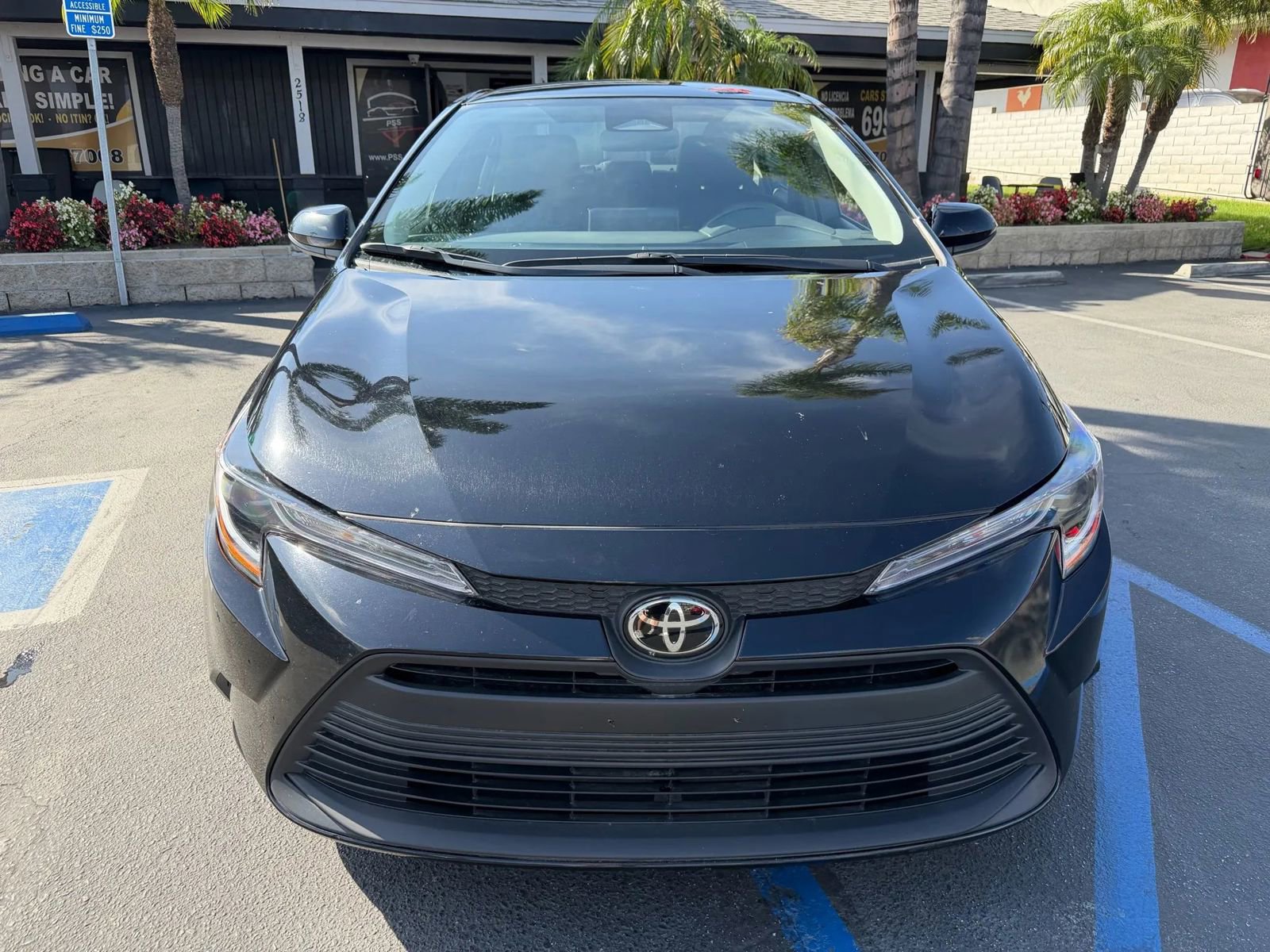 Used 2025 Toyota Corolla LE image 2