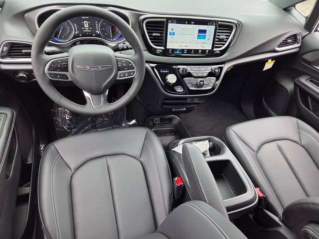 New 2026 Chrysler Voyager LX FWD image 8