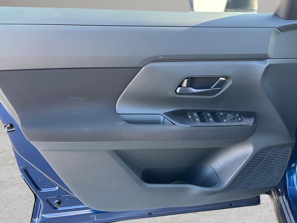 Certified 2025 Nissan Kicks S image 21