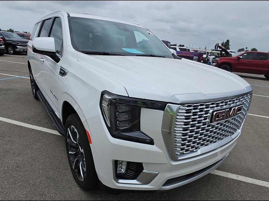 Used 2024 GMC Yukon XL Denali w/ Max Trailering Package AWD/4WD image 8