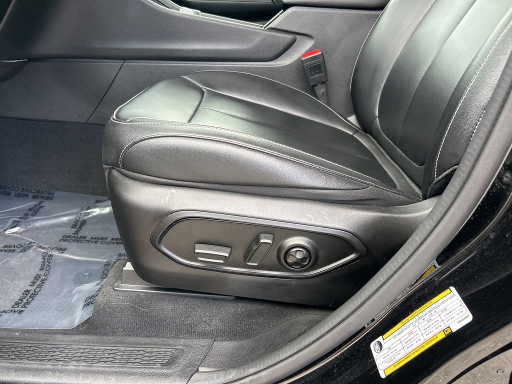 Certified 2024 Jeep Grand Cherokee L Limited RWD image 16