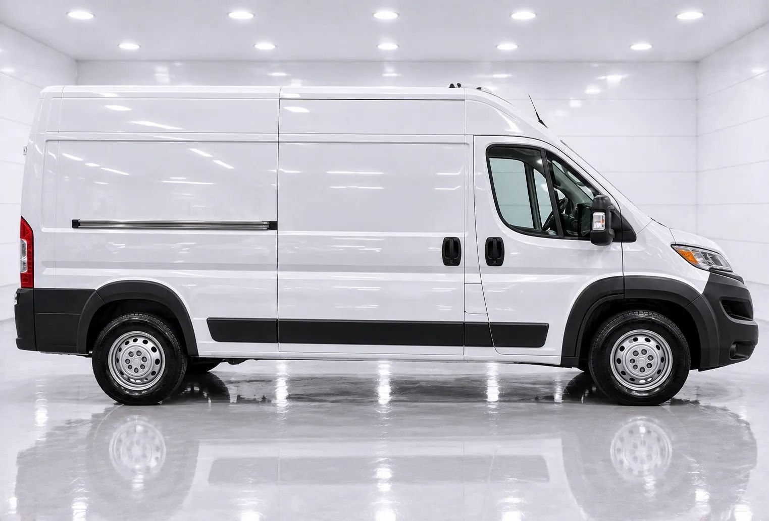 Used 2024 RAM ProMaster 2500 w/ Convenience Group FWD image 6