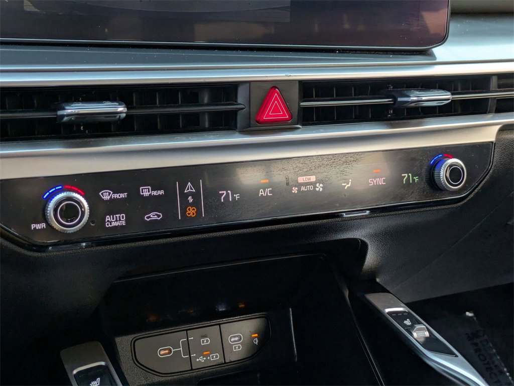 Used 2024 Kia Sorento S image 17